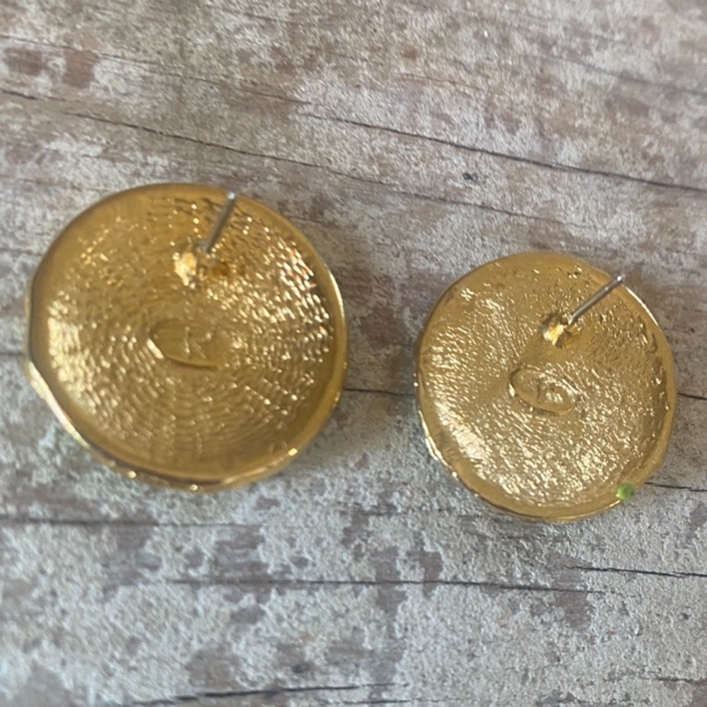 Vintage Lime Green Circle Pierced Stud Earrings Stripes Retro 80s Vibe Colorful - Picture 5 of 5